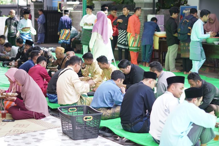 Suasana acara saprahan
