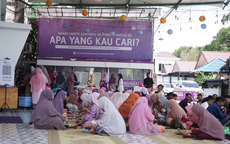 Suasana acara saprahan