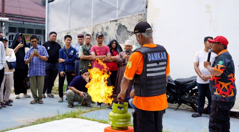Munzalan Gelar Pelatihan Penanggulangan Kebakaran